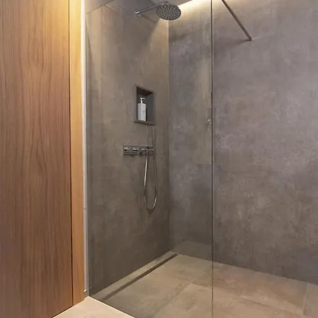Nagalu 4*