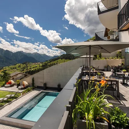 Hotel Nagalu Garni 4*