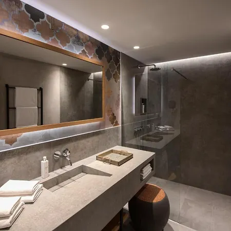 Nagalu Garni 4*